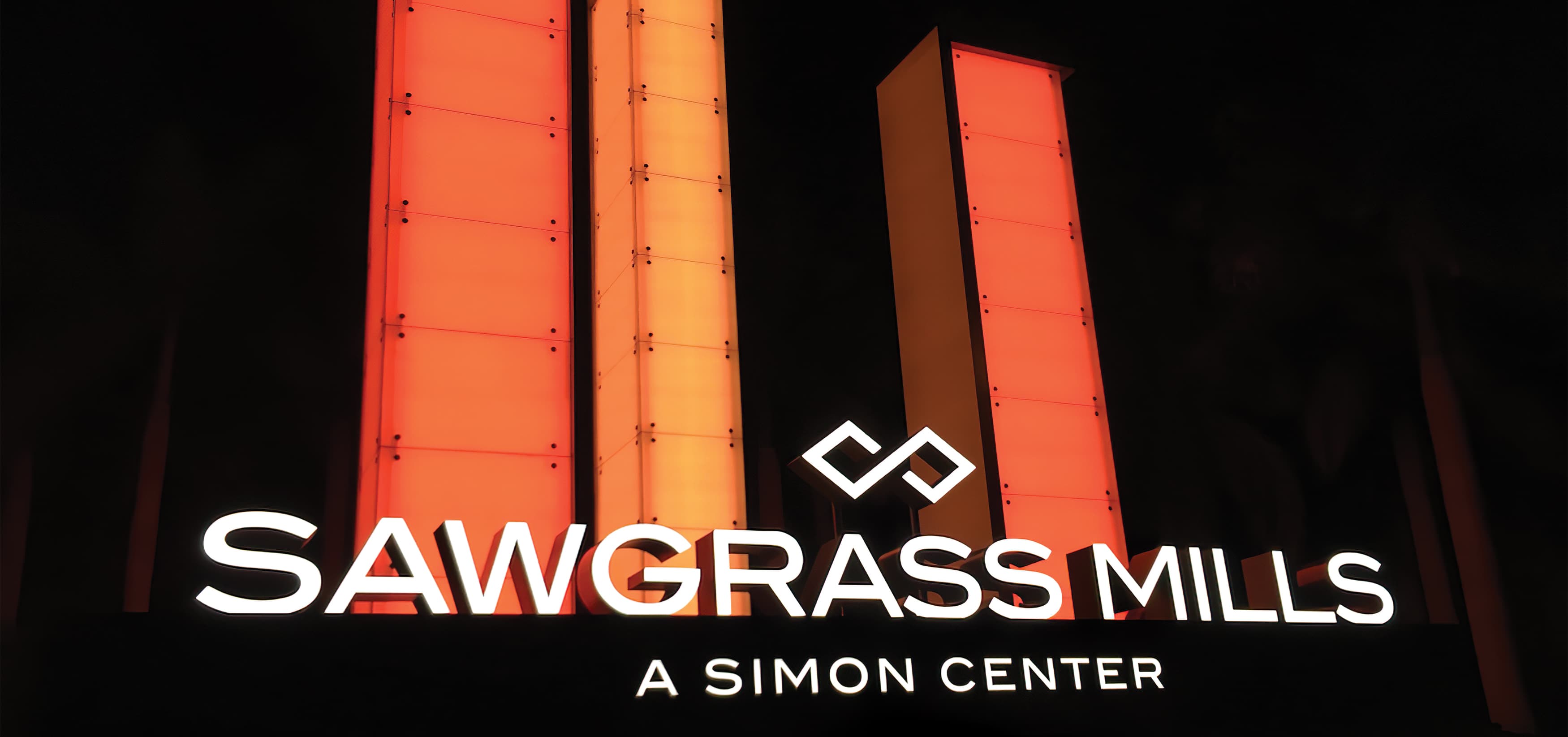 RSM Design worked to develop wayfinding signage, environmental graphics, and placemaking elements for Sawgrass Mills, a Simon Center located in Sunrise, Florida.