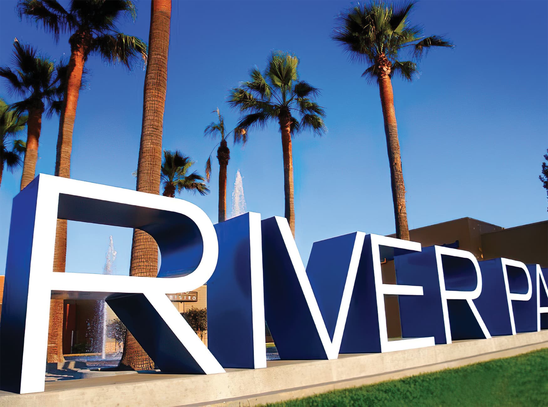 The Shops at River Park, a retail shopping center in Fresno, California. RSM Design prepared environmental graphic design services as well as wayfinding and placemaking elements. Project Identity Monument.