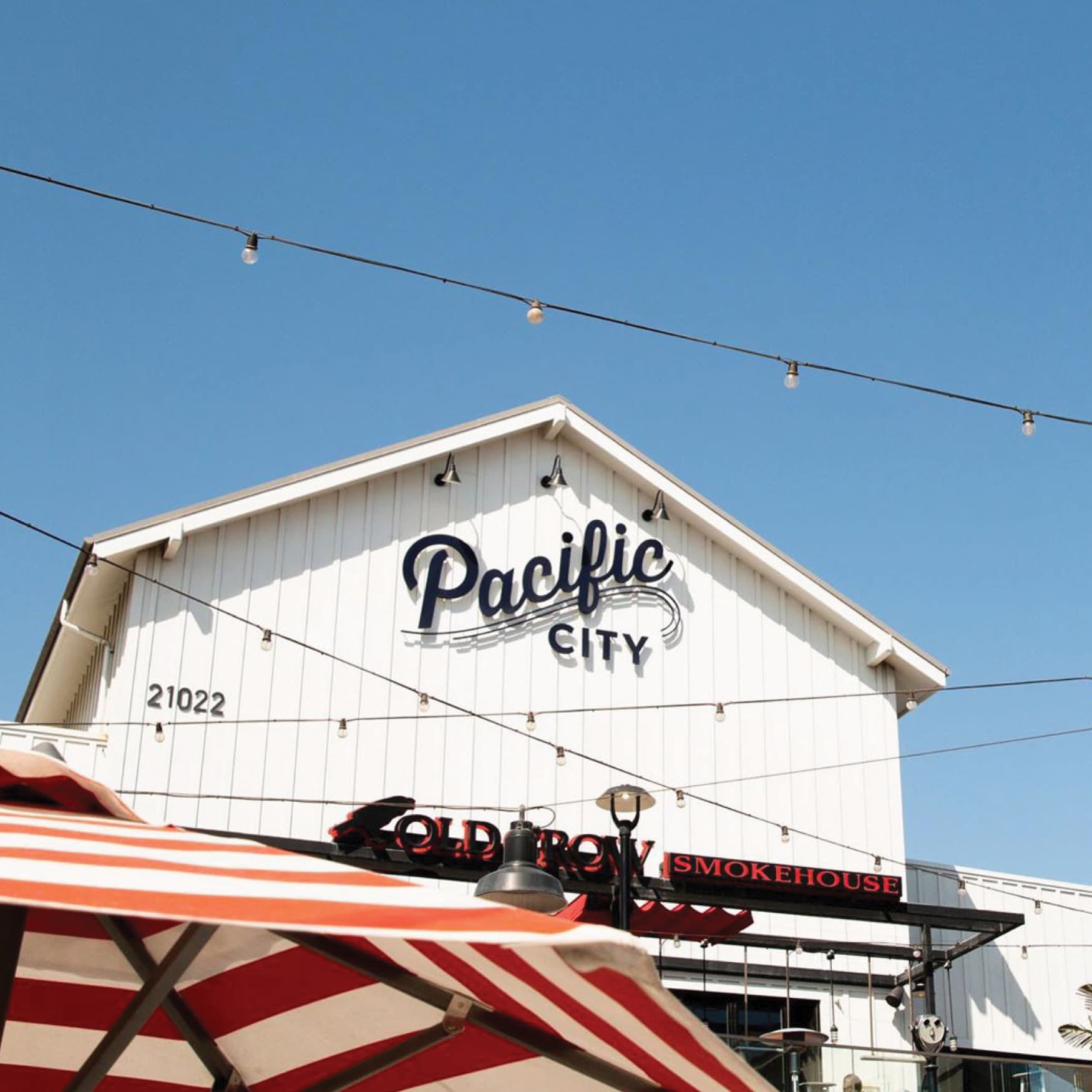 Image of Pacific City master sign, designed by RSM Design. 